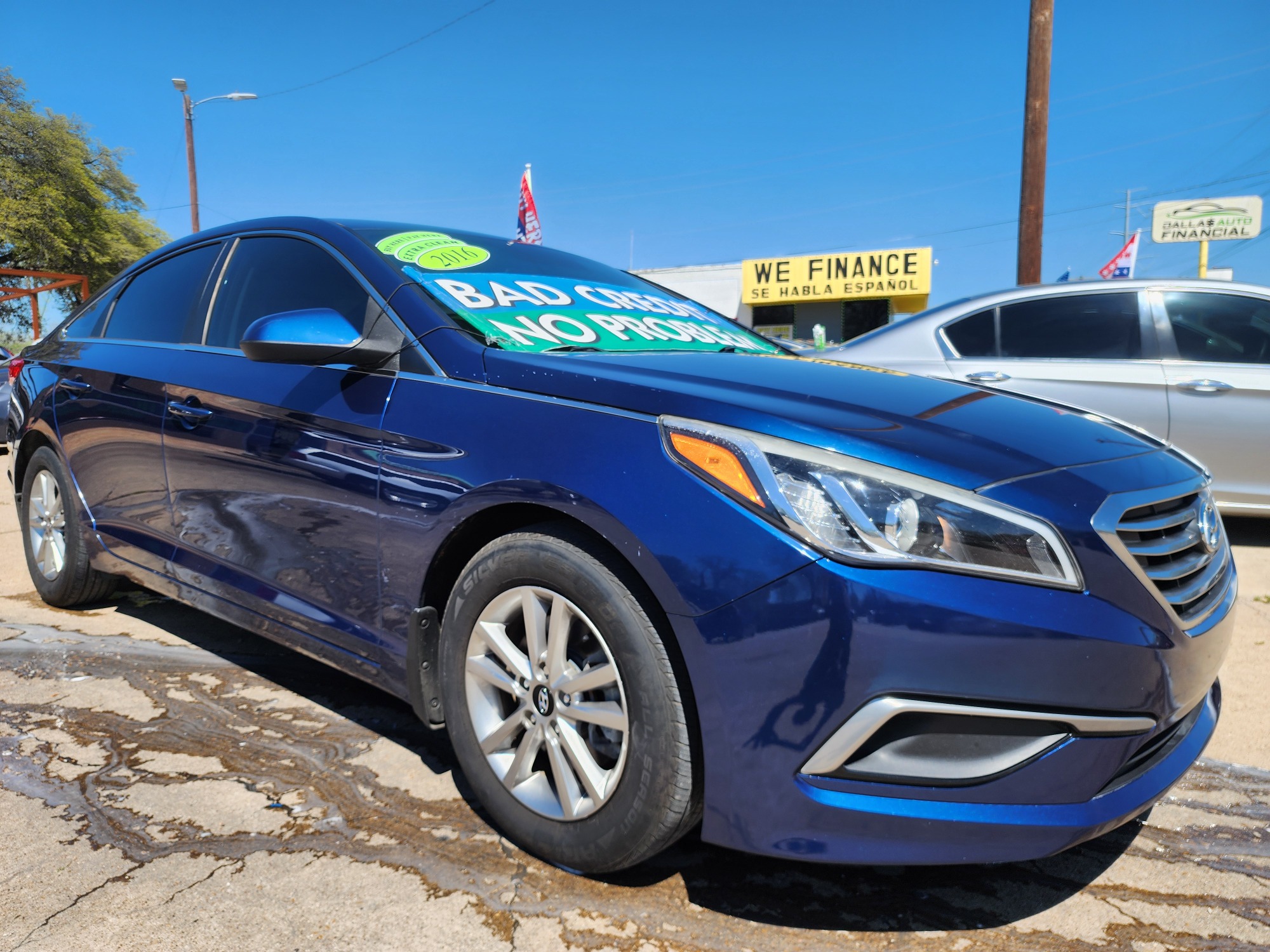 2016 BLUE Hyundai Sonata SE (5NPE24AF8GH) with an 2.4L L4 DOHC 16V engine, 7A transmission, located at 2660 S.Garland Avenue, Garland, TX, 75041, (469) 298-3118, 32.885387, -96.656776 - Welcome to DallasAutos4Less, one of the Premier BUY HERE PAY HERE Dealers in the North Dallas Area. We specialize in financing to people with NO CREDIT or BAD CREDIT. We need proof of income, proof of residence, and a ID. Come buy your new car from us today!! This is a Very clean 2016 HYUNDAI SON - Photo #1